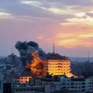 yemende elektrik santrali yakininda patlama OQKiL2Nc