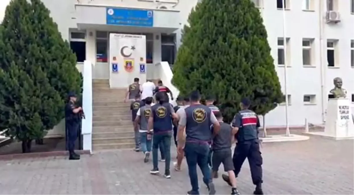 adanada dolandiricilik 2 tutuklama 6F3MPrHb