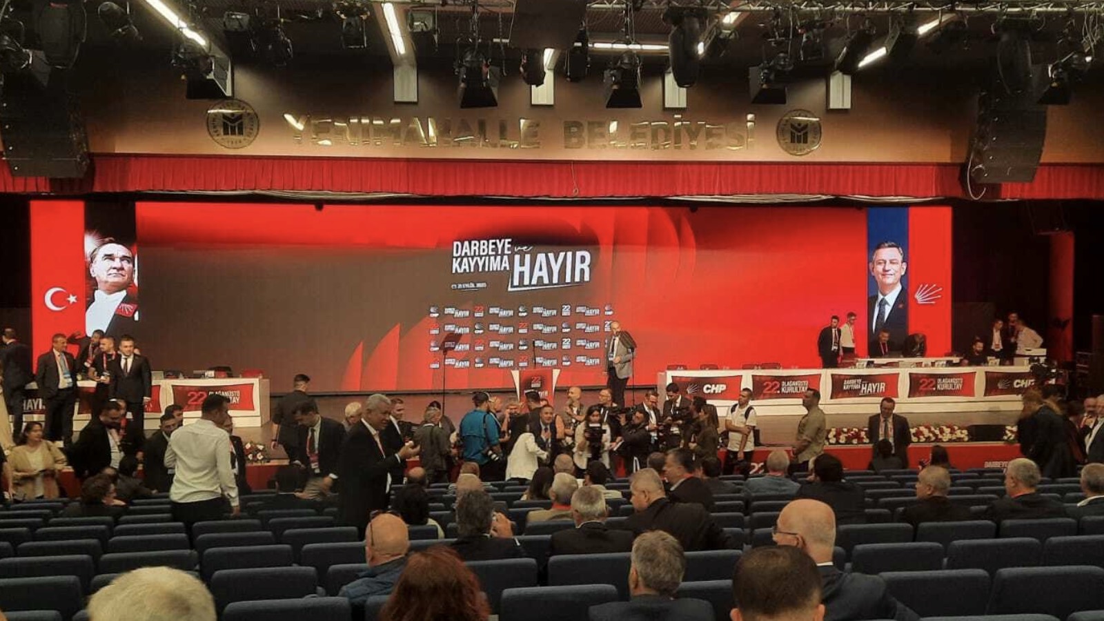 chpden darbeye kayyima hayir sloganiyla olaganustu kurultay kilicdarogluna koltuk ayrilmadi QiTJAk5g