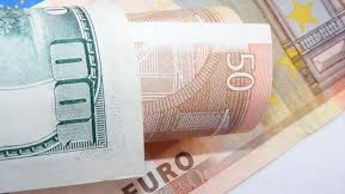 dolar ve euro ne durumda piyasalarda gun ortasi 26 eylul 2025 vdRqhhOR