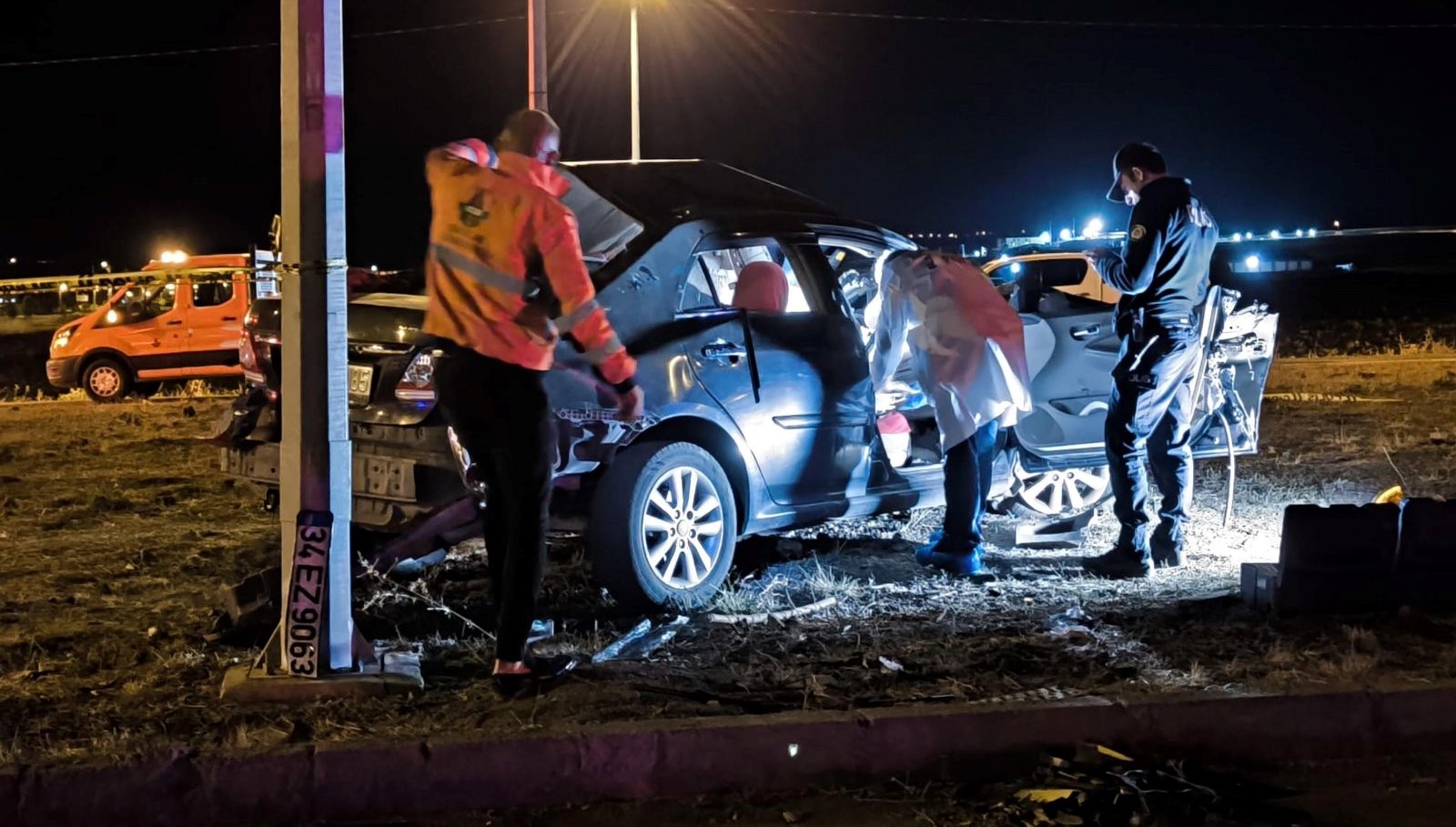 kamyon ve otomobil carpisti 1 olu 6cBNm5ht