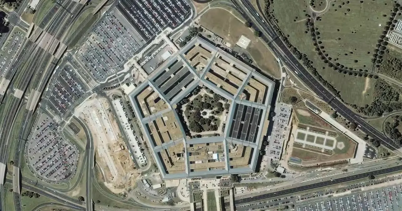 trump savunma bakanligini savas bakanligi yapiyor 99bxAYHD