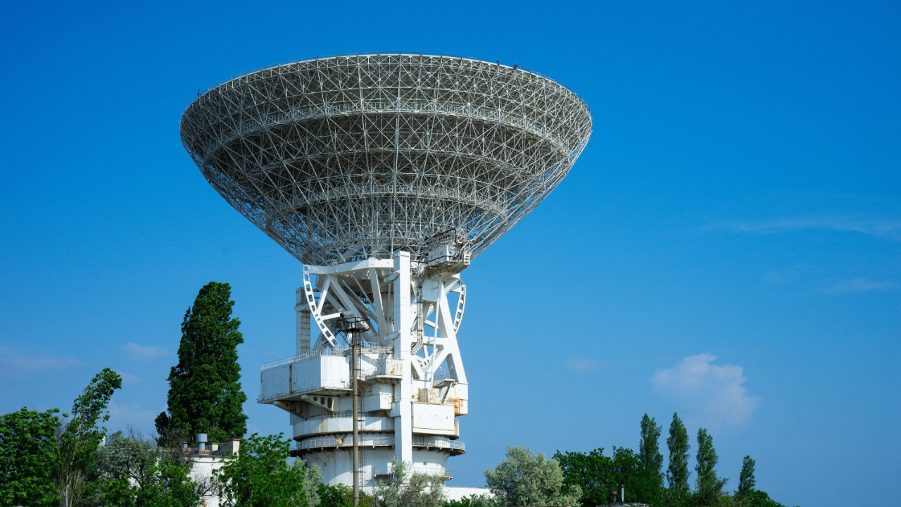 uzaylilara mesaj gonderen dev teleskop da savasin kurbani oldu GNgIu9dv