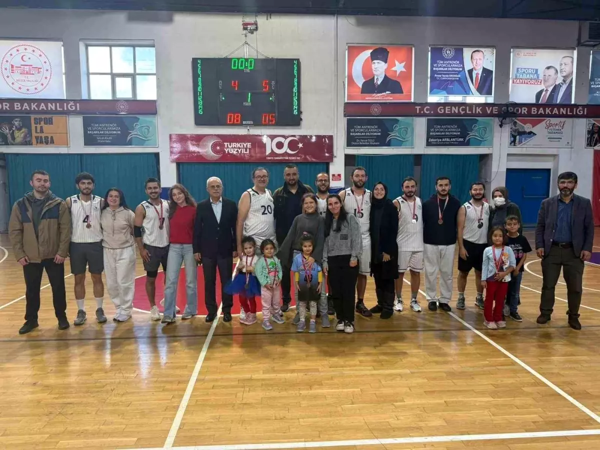 duzcede kamu spor oyunlari 3x3 basketbol musabakalarinda sampiyon universite a 9bv6ExDE.jpg