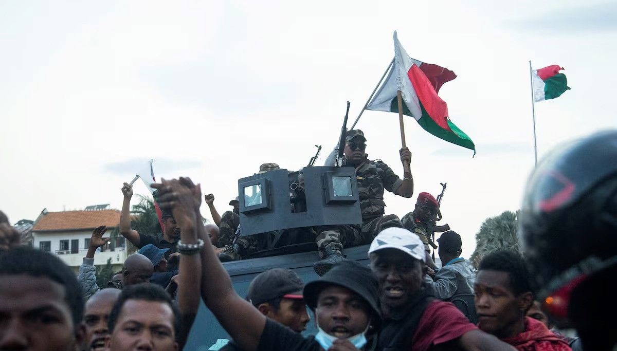 madagaskarda ordu bolundu cumhurbaskanina karsi darbe girisimi iddiasi RjvdmKOH.jpg