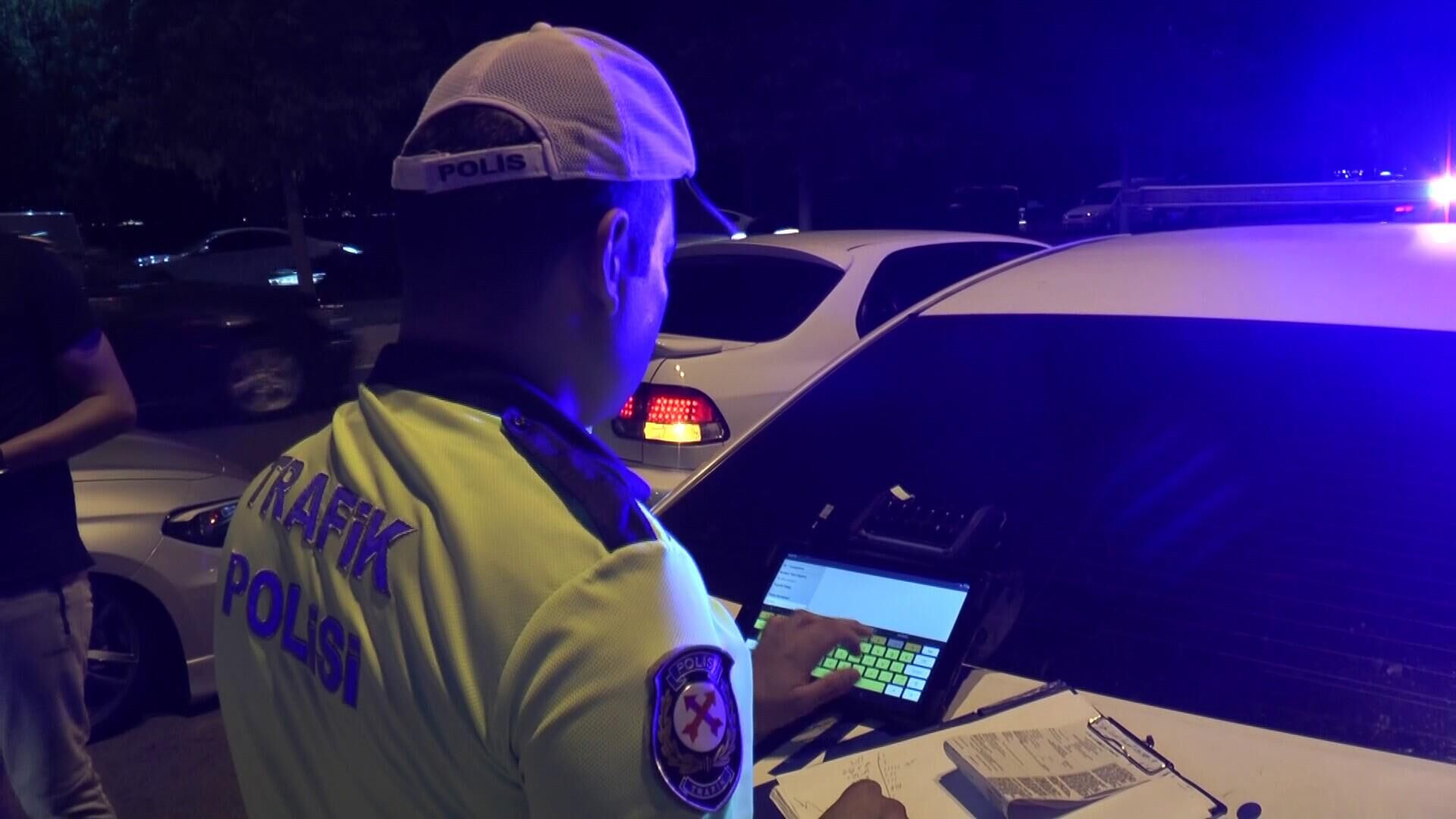 trafik polislerine saldiran 3 kisi tutuklandi polislerimize saldirmaya kalkmak ne demek 3xmvmSAi.jpg