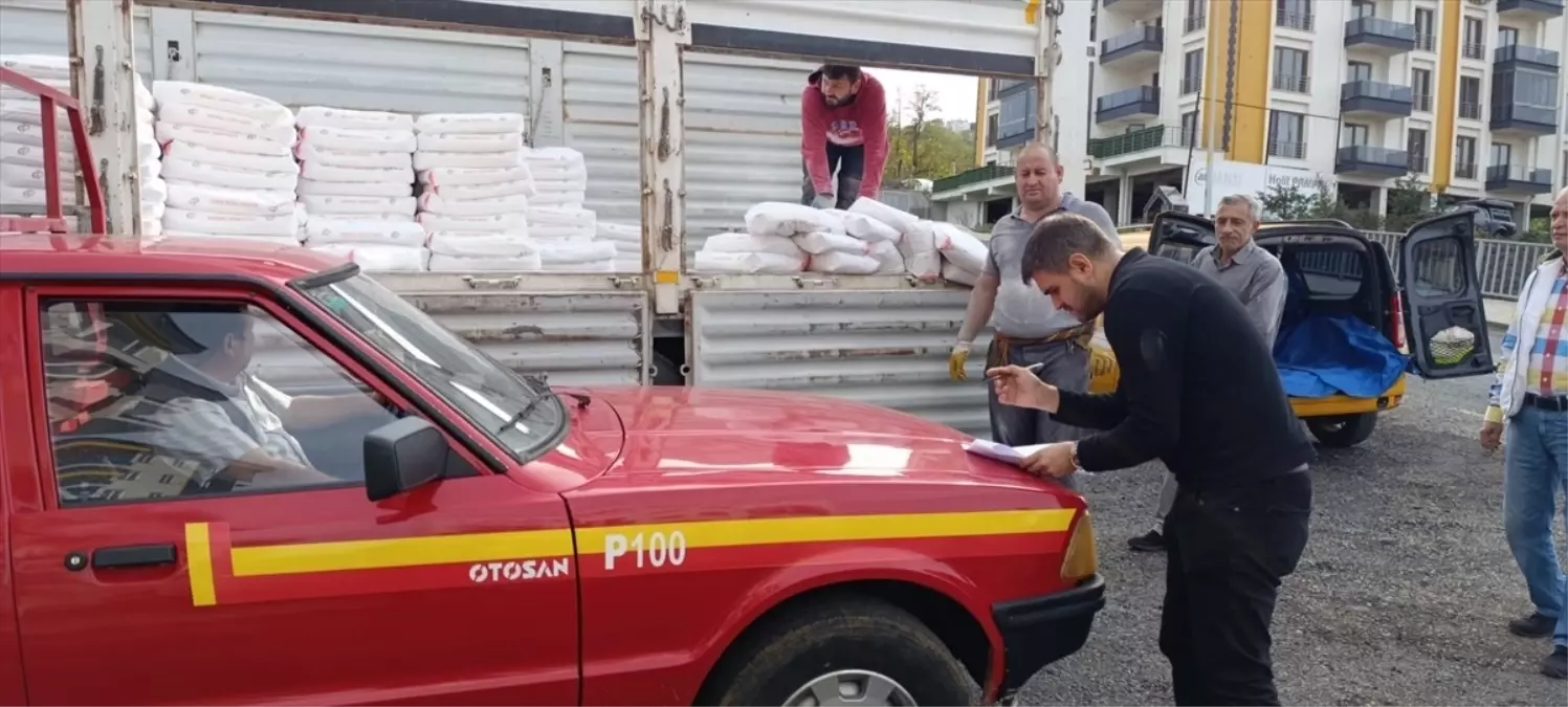 eynesilde ciftcilere tarim kireci tedarik edildi MWcr13Aa.jpg