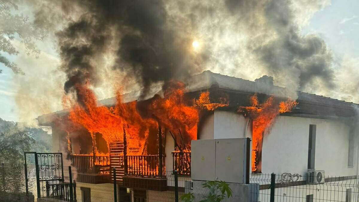 muglada evi atese verip 2 jandarmayi bicakla yaraladi vurularak etkisiz hale getirildi 7Lkeqn8L.jpg