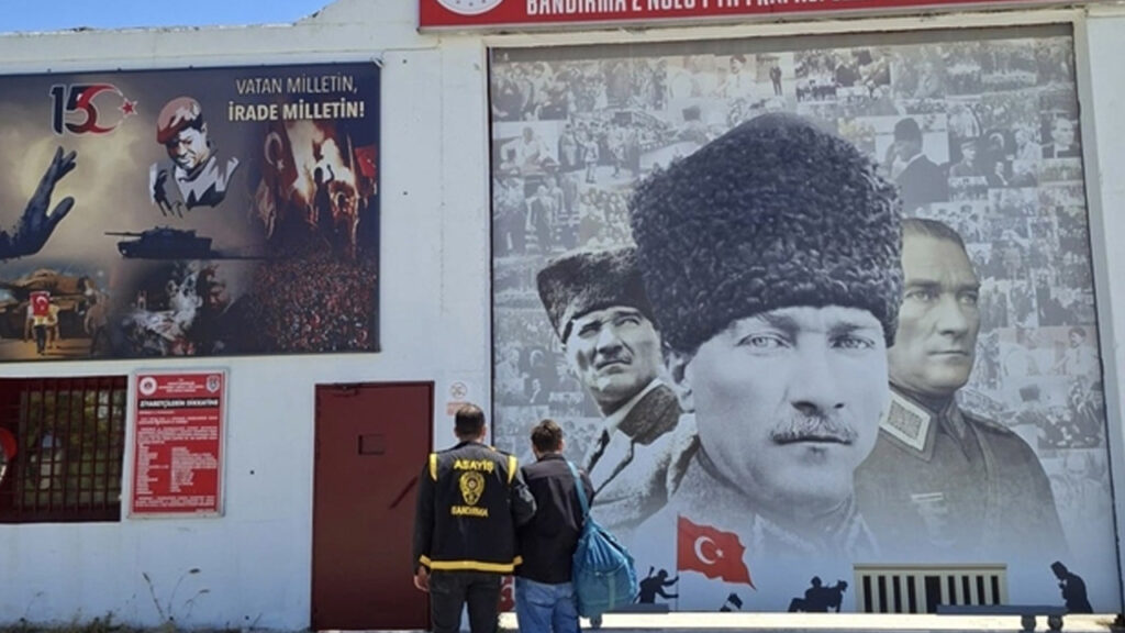 Bandırma’da 60 Yıl 9 Ay Hapis Cezasıyla Aranan Suçlu Yakalandı