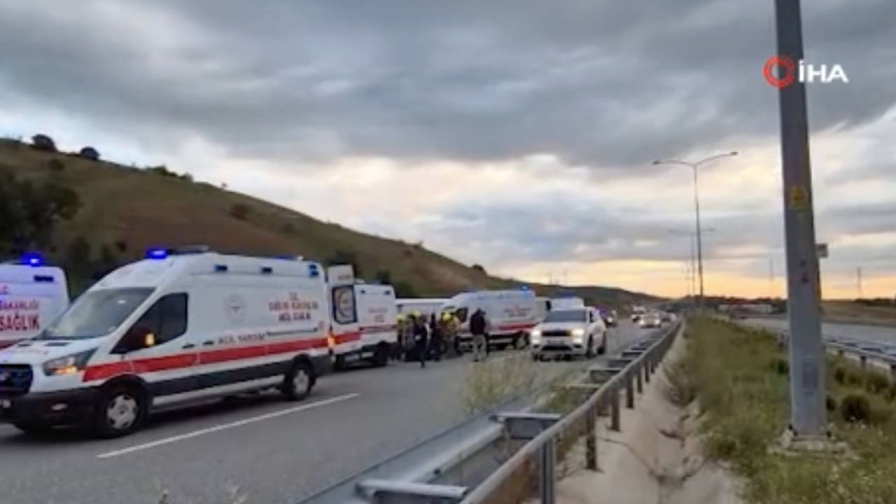 İstanbul-İzmir Otoyolu’nda Otobüs Devrildi: 36 Yolcu Yaralandı