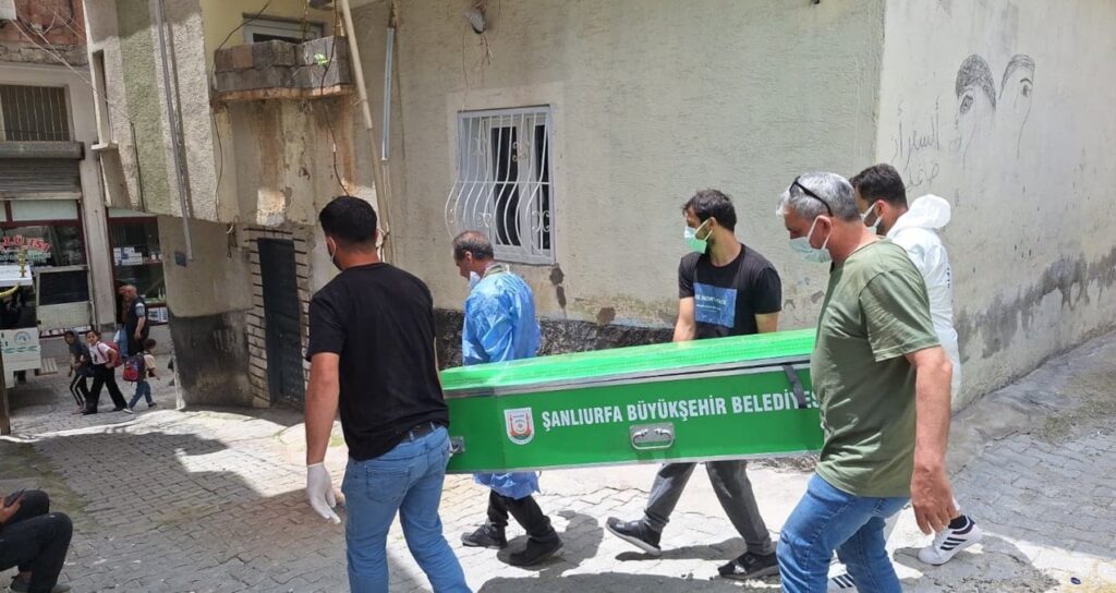 Yalnız Yaşayan Kadın Evinde Ölü Bulundu, Komşuları Polise Haber Verdi