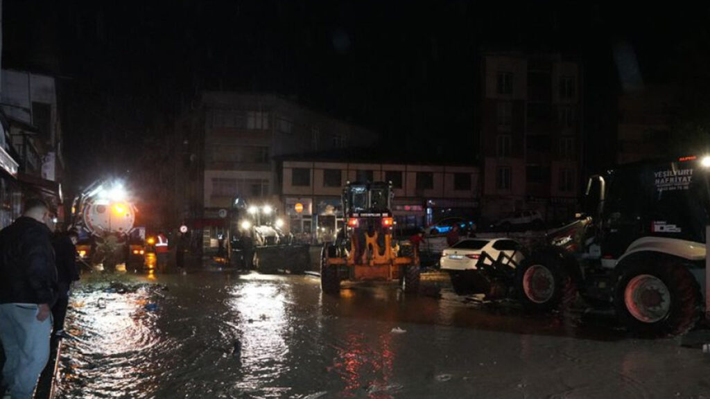 Havza’da Sel Nedeniyle Eğitimde Aksama